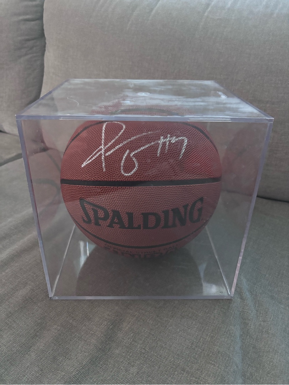 Jermaine O’Neal Signed Spalding Basketball in Acrylic Case